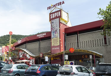 Furten pernils a supermercat de El Portús