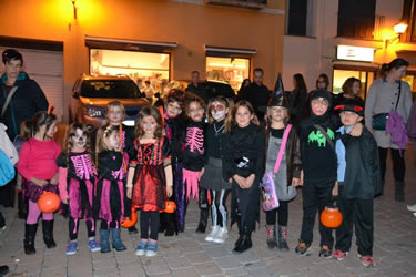 Èxit de participació al Vespre de Bruixes i Castanyes de Palau-saverdera