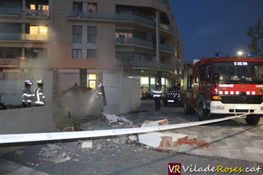 Mur a la Rambla Riera Ginjolers esfondrat