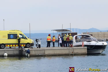 Dos morts embarcació al port de Roses