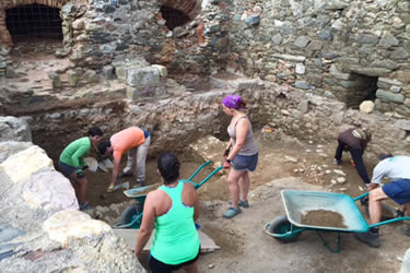 Excavacions arqueològiques a la Ciutadella de Roses