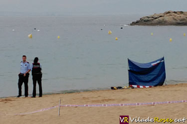 Dona ofegada a la platja de l'Almadrava de Roses