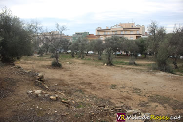 Roses disposarà d’un parc per a gossos