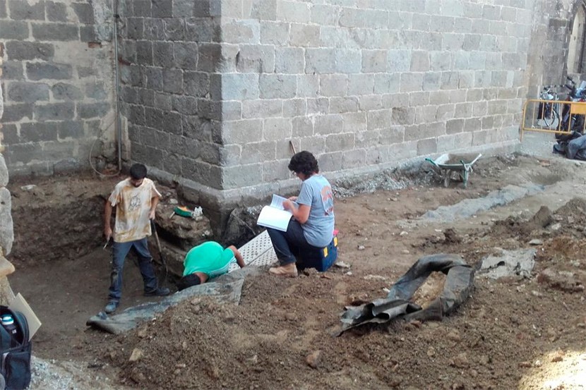 Excavacions arqueològiques a Castelló d'Empúries