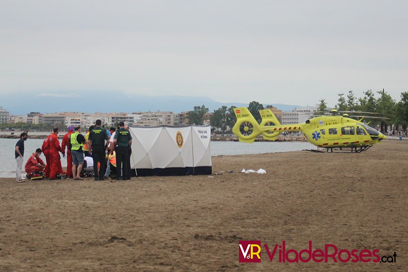 Dos nens s'ofegen a la platja de La Punta de Roses