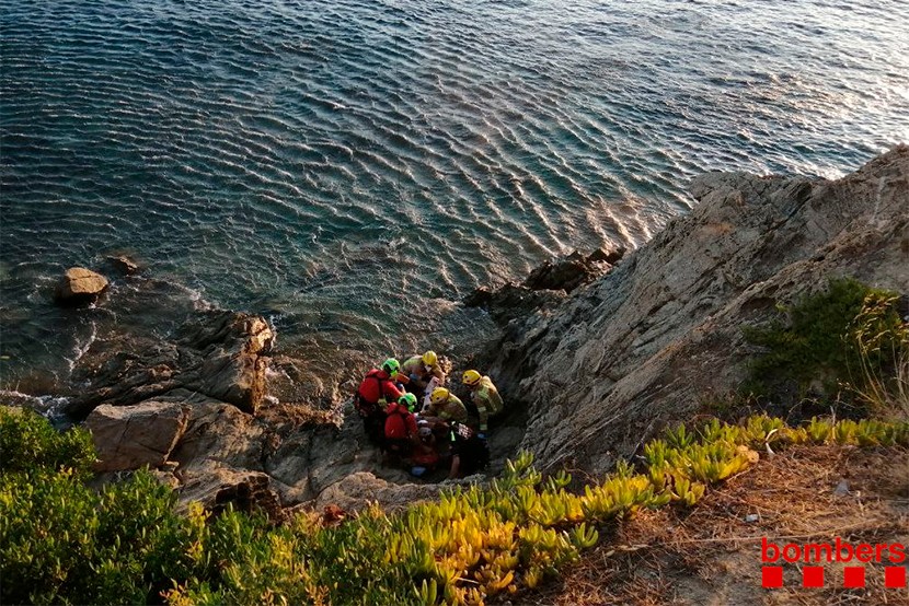 Rescaten a un jove accidentat al camí de Ronda de Roses