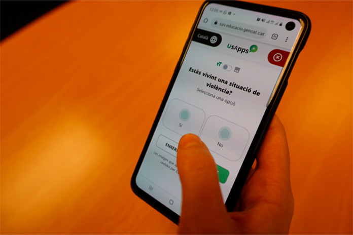 UsApps, la web app de denúncia de les situacions de violència en els centres educatius