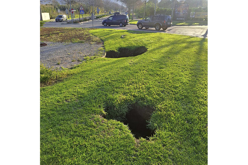 Reparació del col·lector de clavegueram del carrer Punta Falconera de Roses